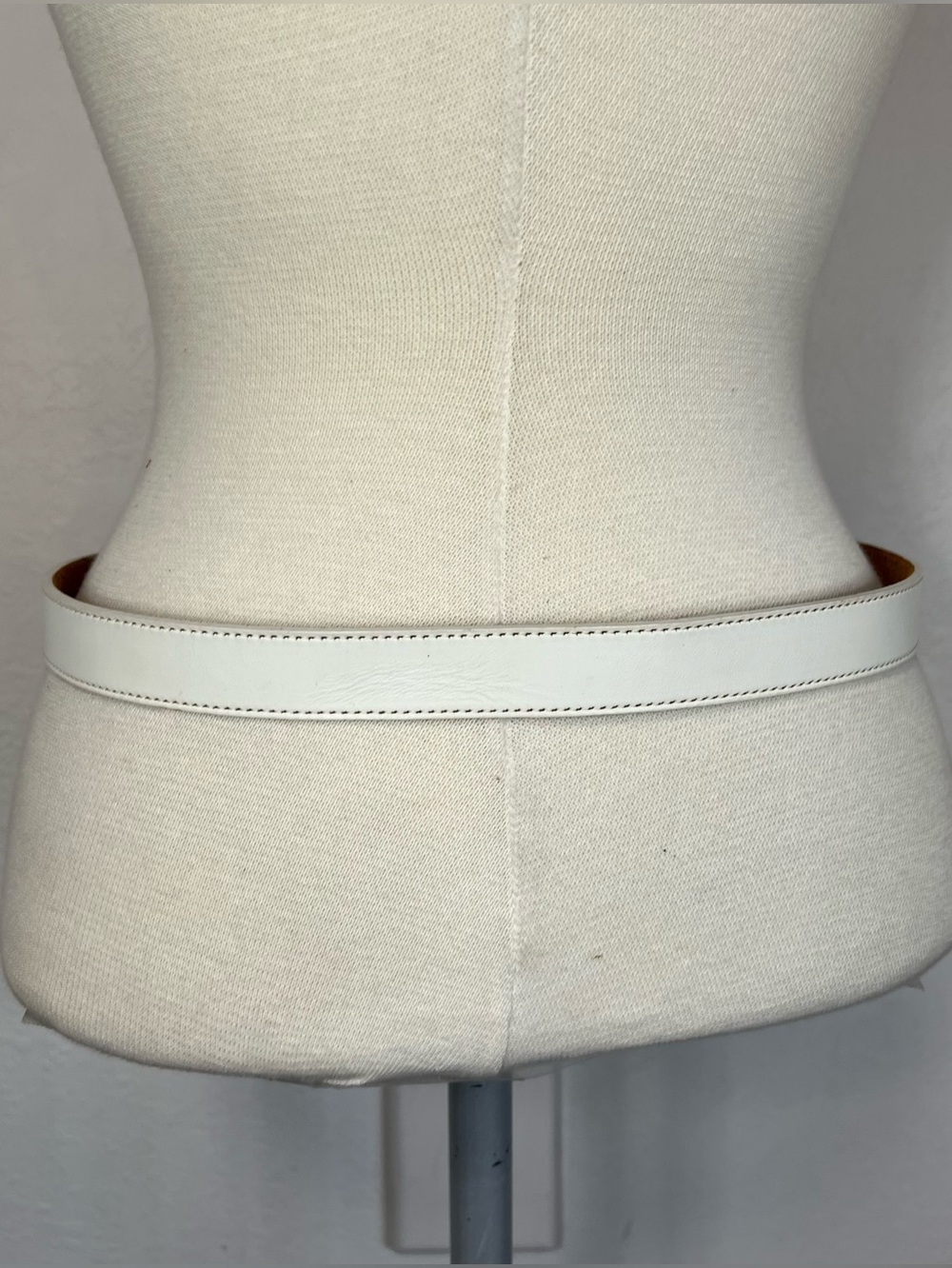 White Leather Western Style Belt with Antiqued Silver Buckle - Picture 6 of 15